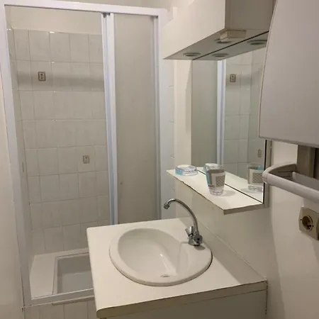 Meuble Gare Apartment